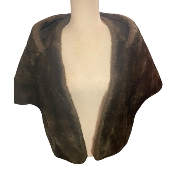 Regina Glenara By Glenoit Brown Faux Fur Shawl Wrap - Picture 1 of 7